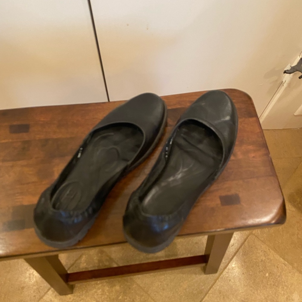 Black leather Born flats, size 8